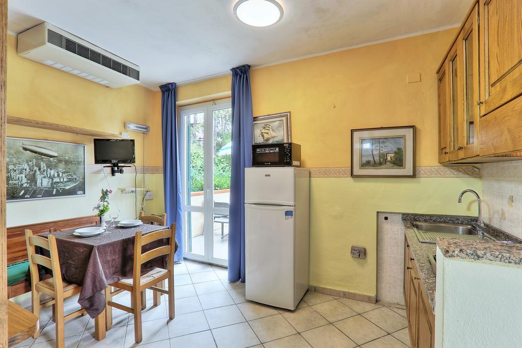 Residence Vacanza Mare Марина ди Кампо Стая снимка