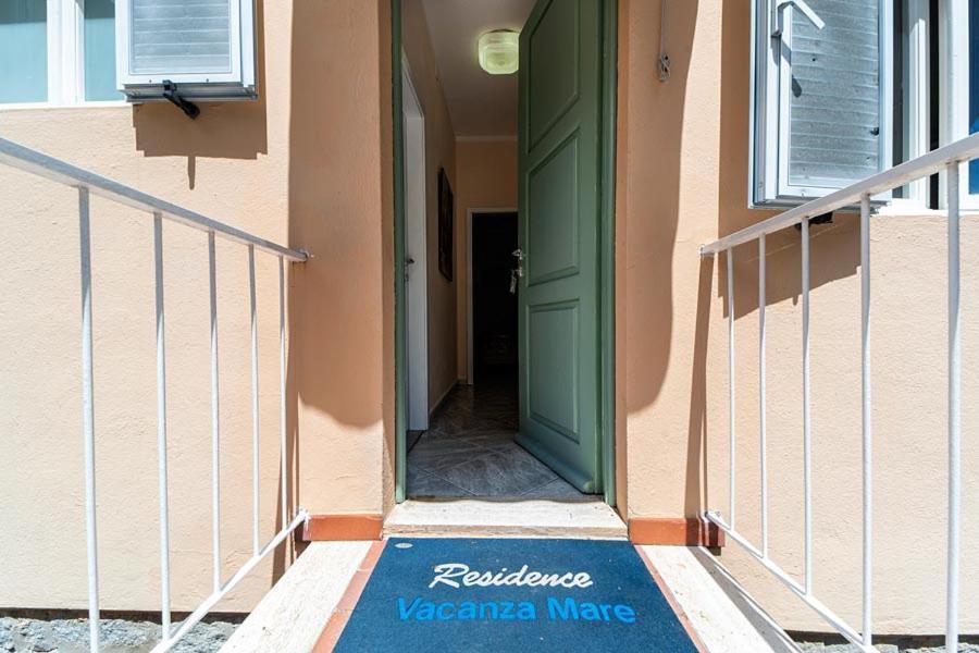 Residence Vacanza Mare Марина ди Кампо Екстериор снимка