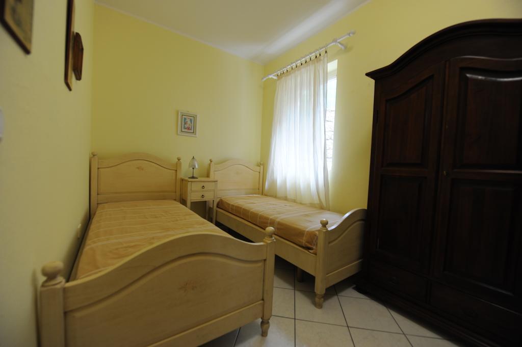 Residence Vacanza Mare Марина ди Кампо Стая снимка